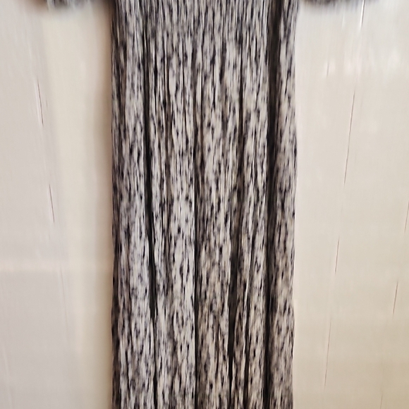 Easel Floral Maxi Dress - Picture 4 of 7